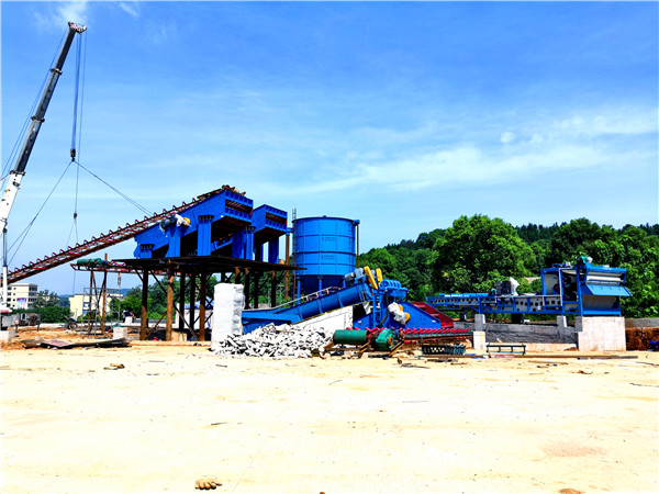 隆中洗沙機(jī)<a href=http://www.baiyibxg.com/tags/xishahuishouji target=_blank class=infotextkey><a href=//tags/xishahuishouji target=_blank class=infotextkey>細(xì)沙回收機(jī)</a></a>33.jpg